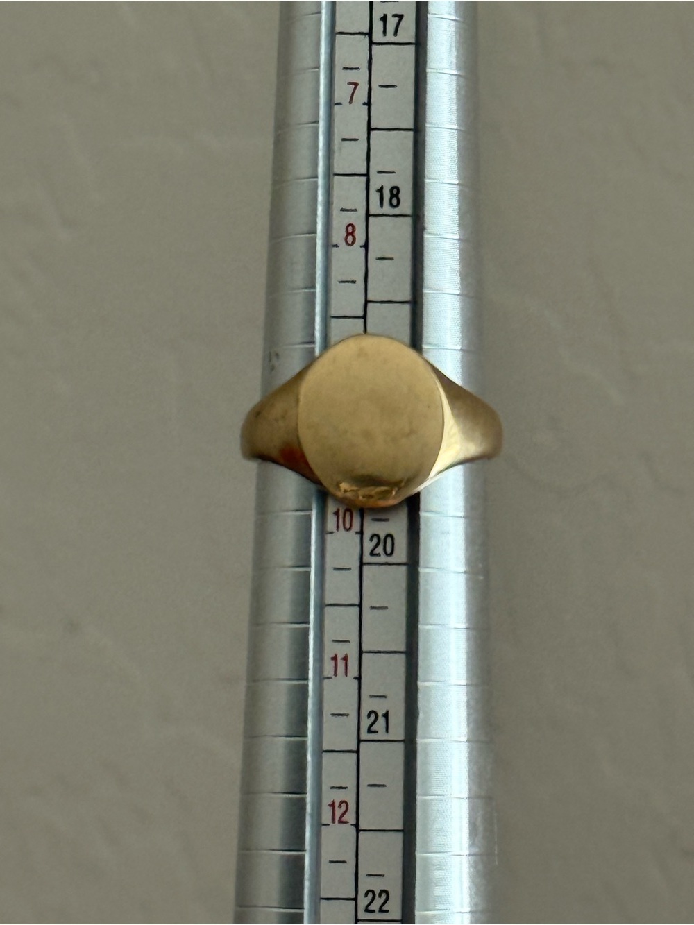 Vintage 9k solid gold unisex oval signet finger size 9.5
